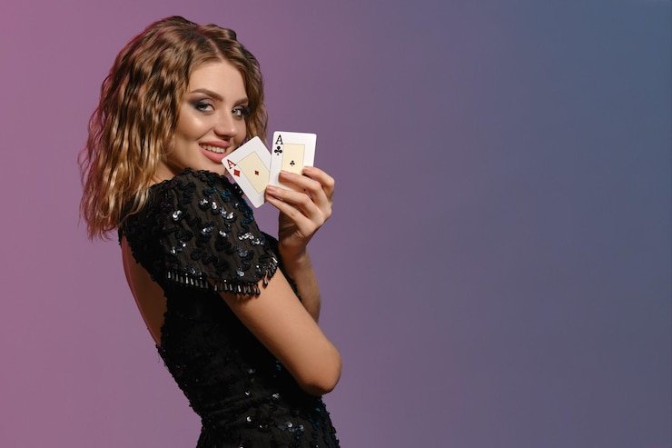 topqq card studio with professional dealer and multiple cameras